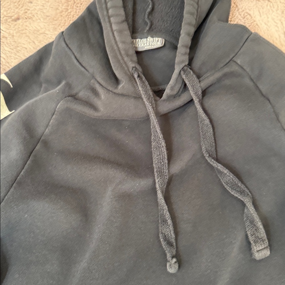 Black Taylor swift  GUC size medium hoodie - Picture 6 of 9